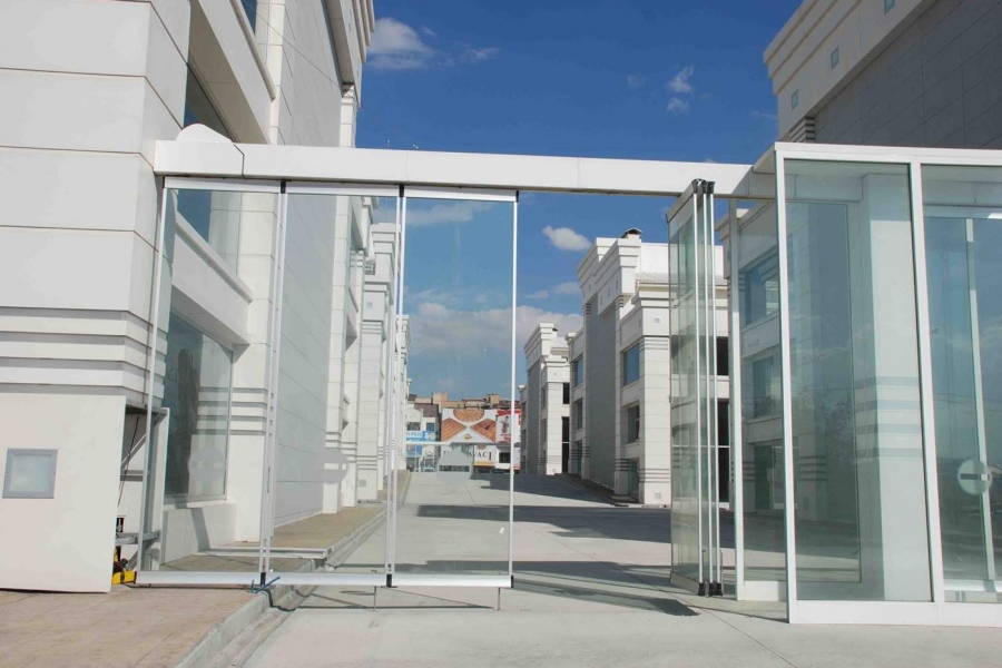 Büyükçekmece Üstten Askılı Cam Balkon Modelleri